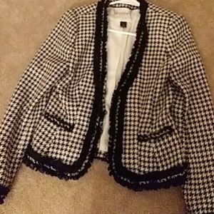 Black house white market blazer
